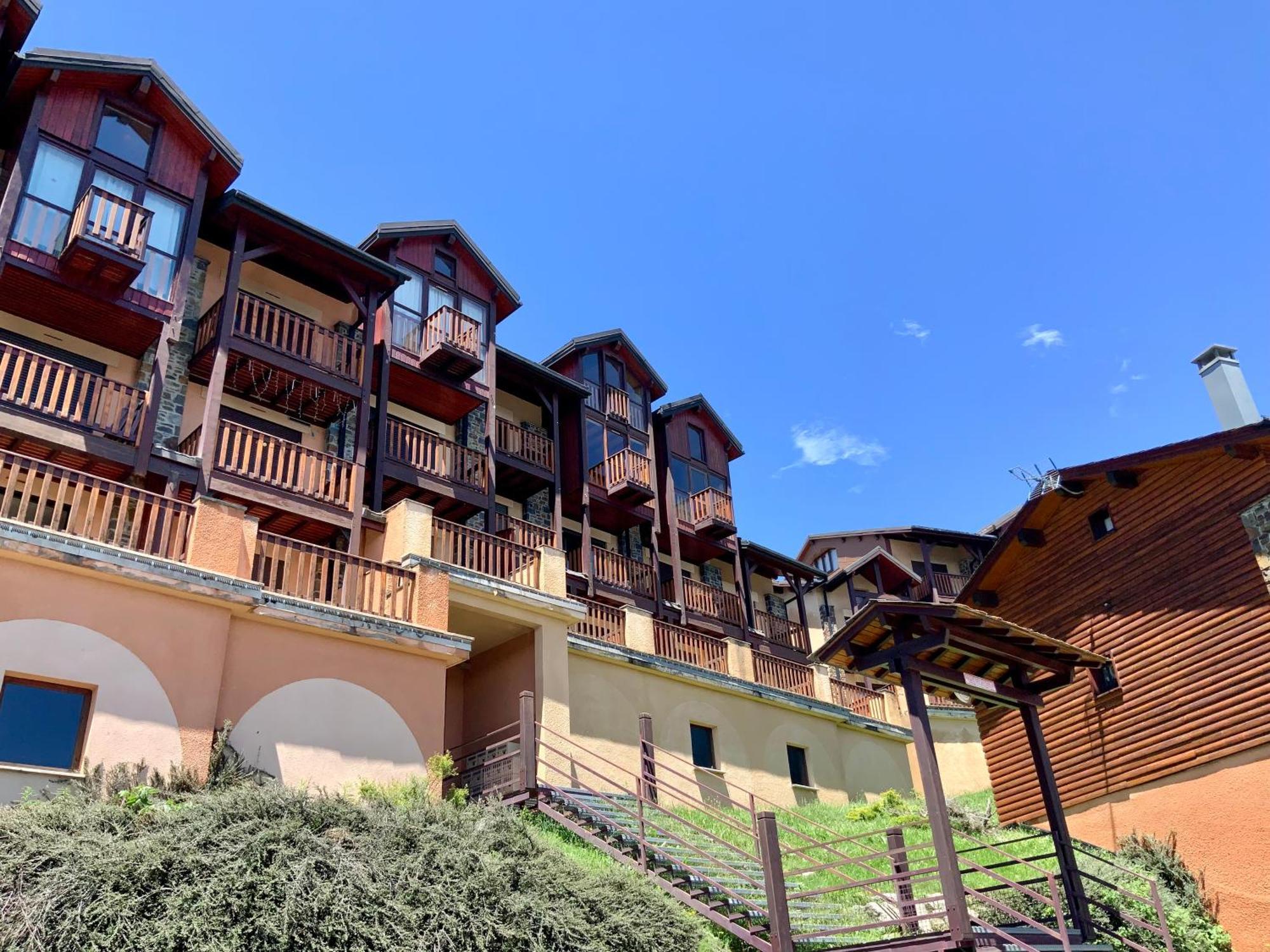 Bolquère Studio Cabine Chaleureux A Pyrenees 2000 - Wifi Et Parking Prive מראה חיצוני תמונה